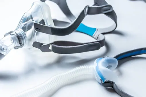 CPAP device for sleep apnea treatment